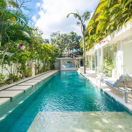 Villa Puro Blanco Kuta  Ngoại thất bức ảnh