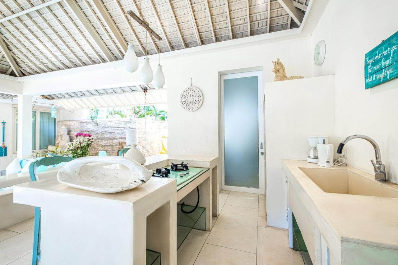 Villa Puro Blanco Kuta  Ngoại thất bức ảnh